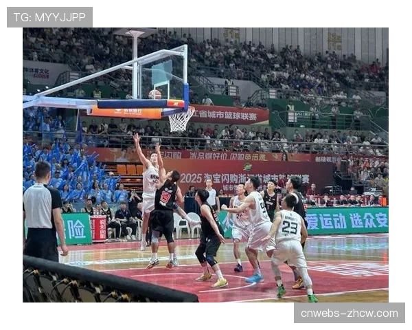 战报速递：浙江队2-2绝平大连人，主队全场压迫战术在最后时刻收到回报